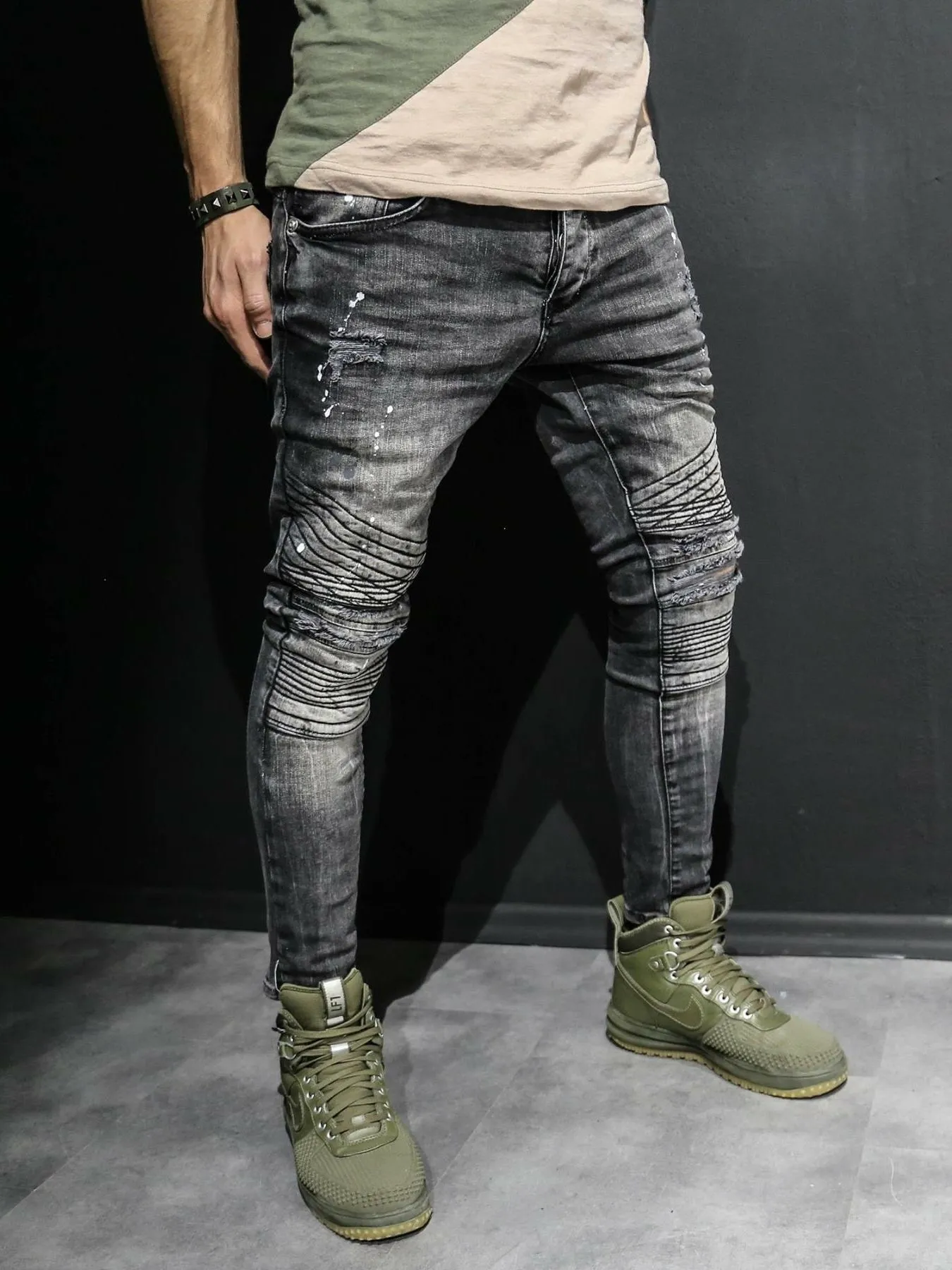 2Y Men Skinny Fit Ripped Destroyed Paint Short Jeans - Washed Black