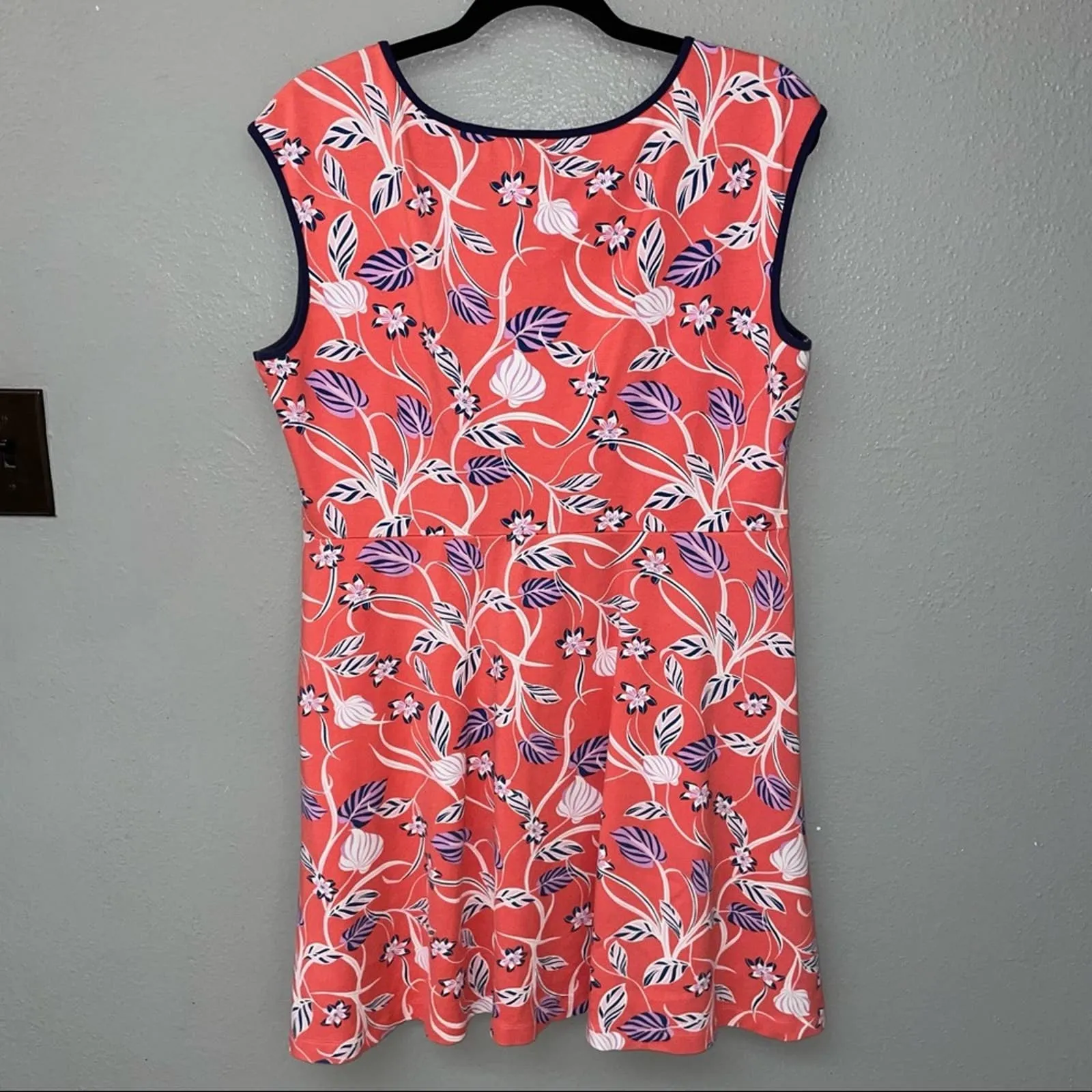 Draper James Floral Ponte Short Cap Sleeve Flattering Short Dress (Large)
